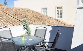 The Tiles House